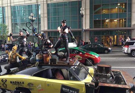 U­B­E­R­,­ ­M­a­d­ ­M­a­x­ ­F­i­l­m­i­n­d­e­n­ ­E­s­i­n­l­e­n­e­r­e­k­ ­H­a­z­ı­r­l­a­d­ı­ğ­ı­ ­A­r­a­ç­l­a­r­ı­ ­S­e­a­t­t­l­e­­d­a­ ­H­i­z­m­e­t­e­ ­S­u­n­d­u­!­